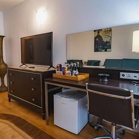 Hotel Dobsi Bazna Ngoại thất bức ảnh